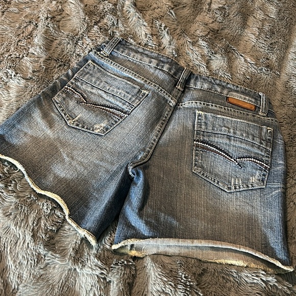 Brody jean shorts. - Picture 2 of 3